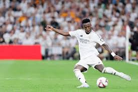 输不起？莫兰特对勇士球员做出手枪姿势威胁，库里被吓的脸色苍白.